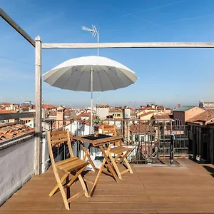ovosodo-apartaments-3-attico-ve.hotelinveneto.com/